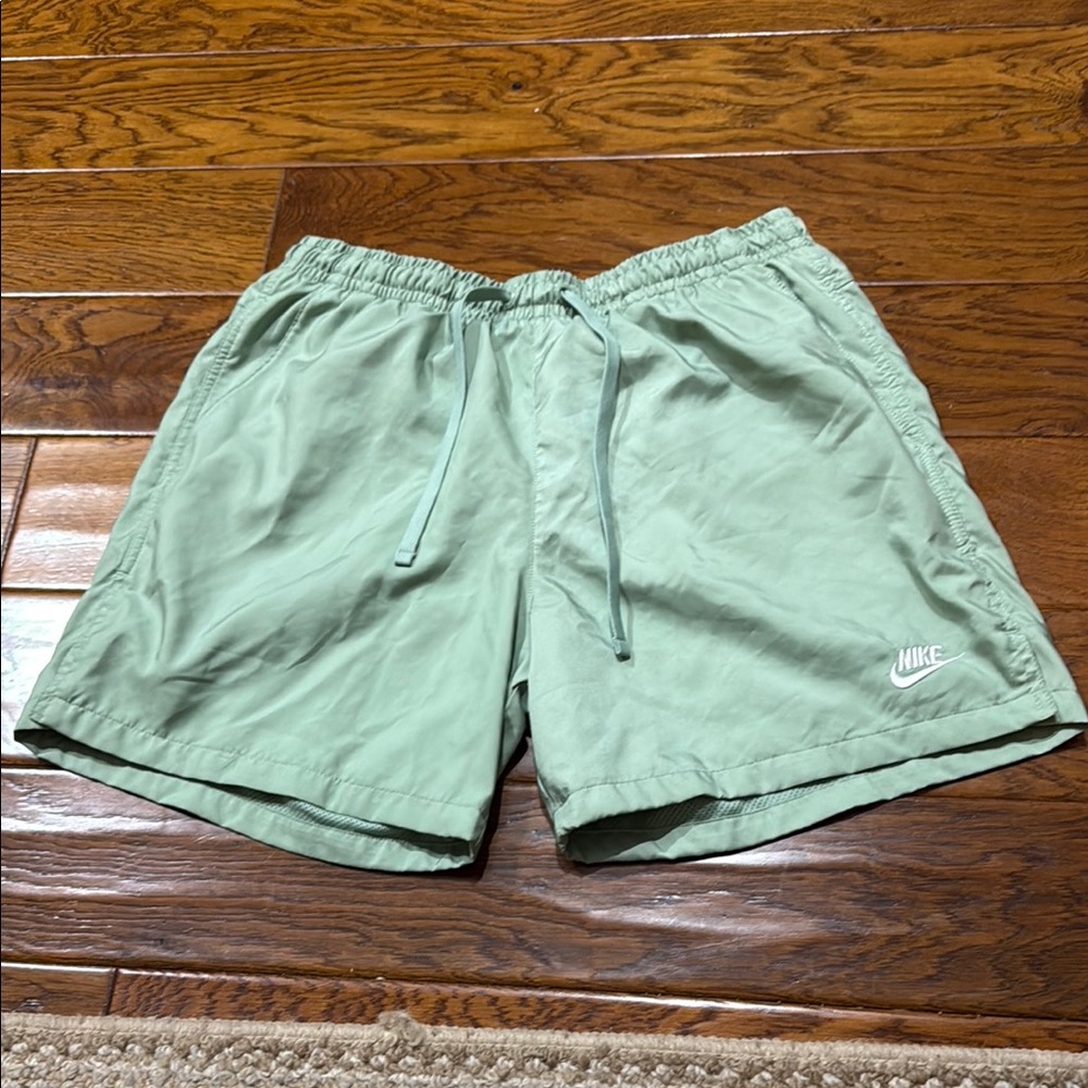 Nike Green Athletic Shorts Lightweight Performance